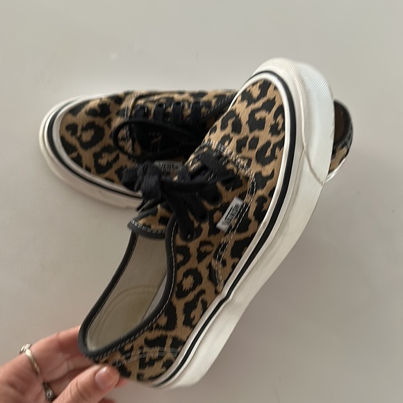 Like new Big Girls Cheetah Print Vans - Picture 3 of 4